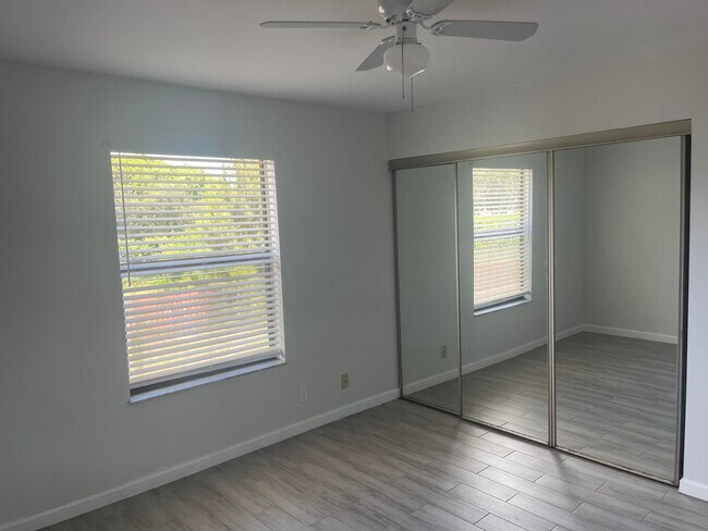 Building Photo - 11 N Crossings Cir