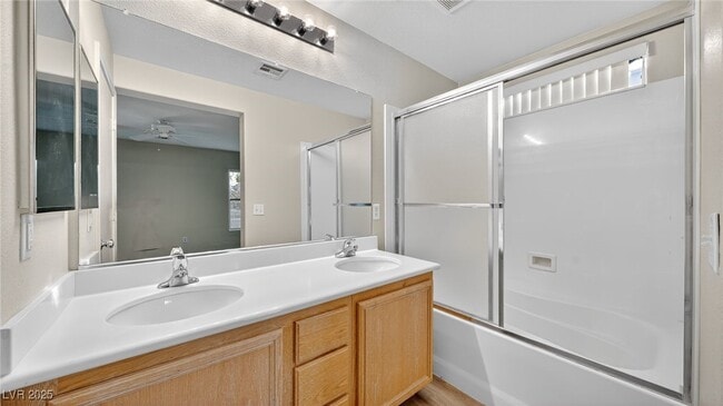 Building Photo - 10460 Wellington Manor Ave