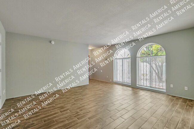 Building Photo - 644 N Richey Blvd