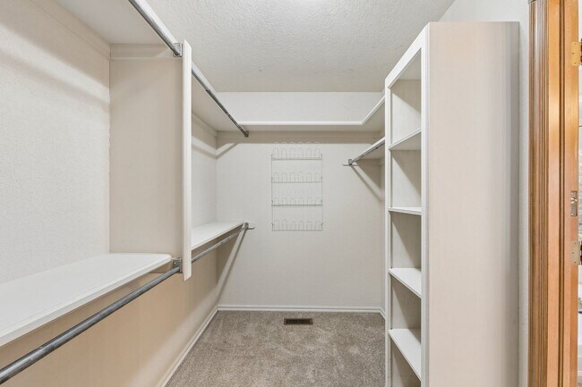 Building Photo - 2725 Blue Quail Pass