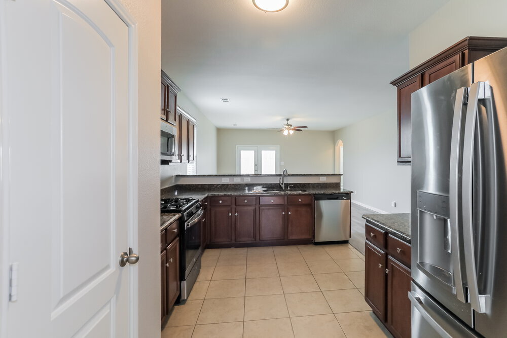 Building Photo - 2120 Foxglove Ct