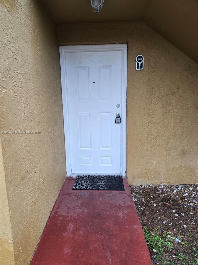 Building Photo - 15620 SW 80th St