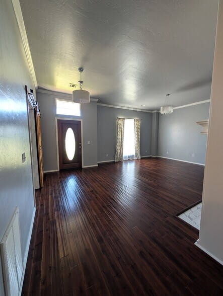 Building Photo - 8701 NW 116th St