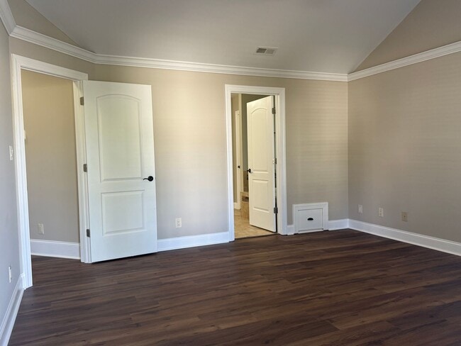 Building Photo - Amazingly Spacious Residence, Available Now!
