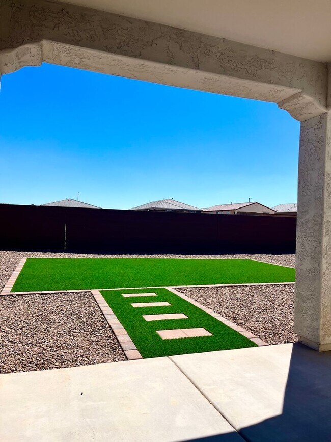 Building Photo - COMING SOON !! Mountainside Living at Canyon Views! 4 bedroom 2 bathroom!