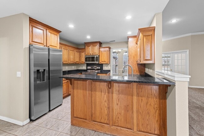 Building Photo - Beautiful and Spacious Home!