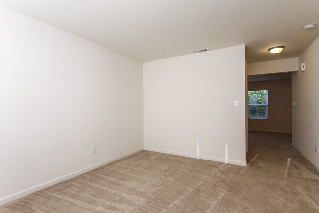 Building Photo - 2405 Woodfield Blvd