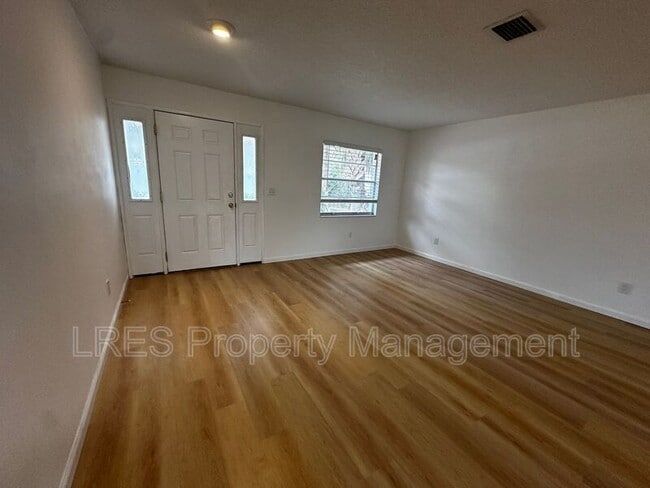 Building Photo - 10647 Deergrass Ln