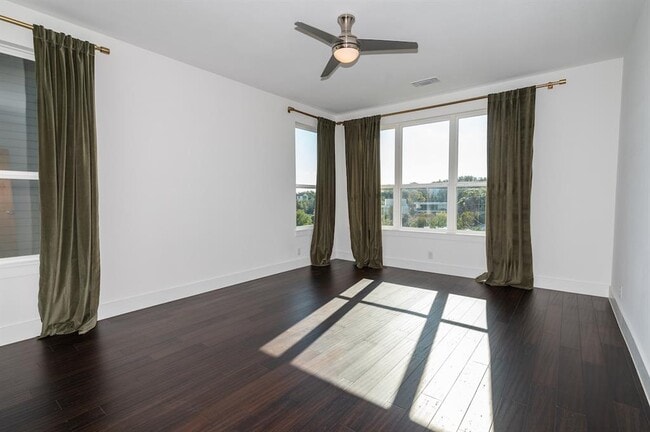 Building Photo - 2650 Crazyhorse Pass