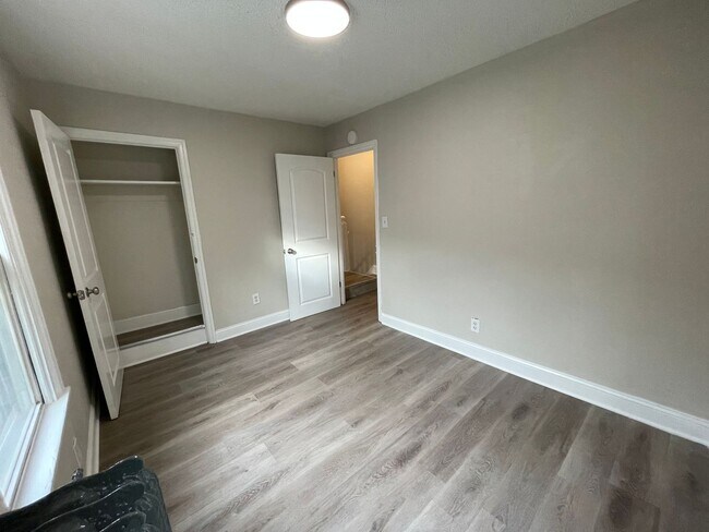 Building Photo - Beautiful 4 Bedroom, 1.5 Bath in Chester