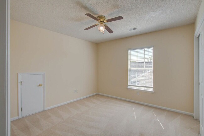 Building Photo - 533 Tribeca Dr