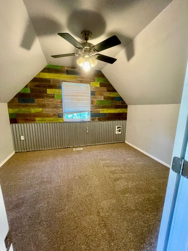 Building Photo - Fantastic 4 bedroom single family home on ...