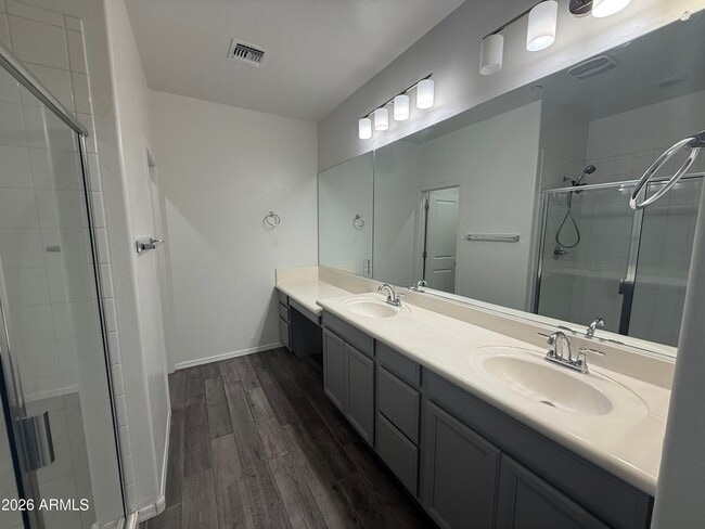 Building Photo - 1959 E Hampton Ln