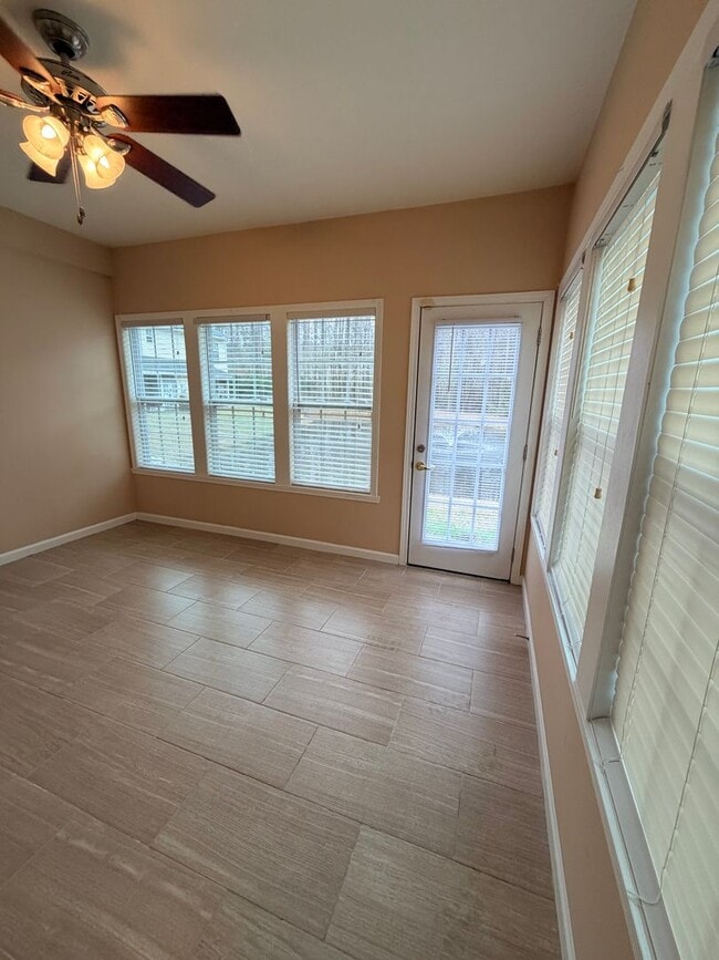 Building Photo - Welcome To the Townes Of Buckwalter