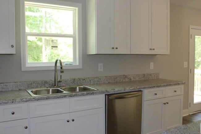 Building Photo - 183 Lakeview Terrace