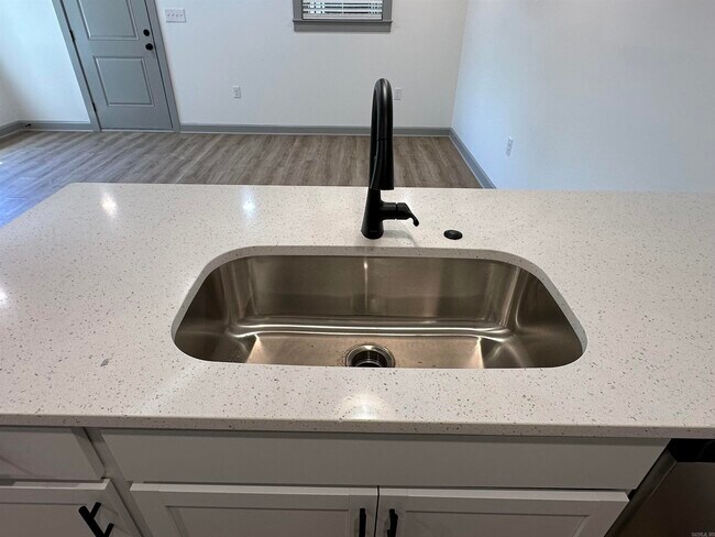 Building Photo - 501-Apt9 E 21st St