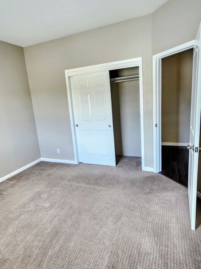 Building Photo - $250 Move-In Special! Updated 3 bedroom 2 bathroom home ready to welcome you HOME!