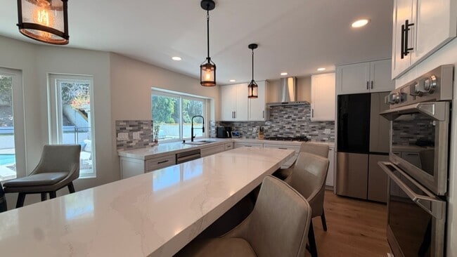 Building Photo - Luxury 4 bd in Carlsbad with Pool with AC