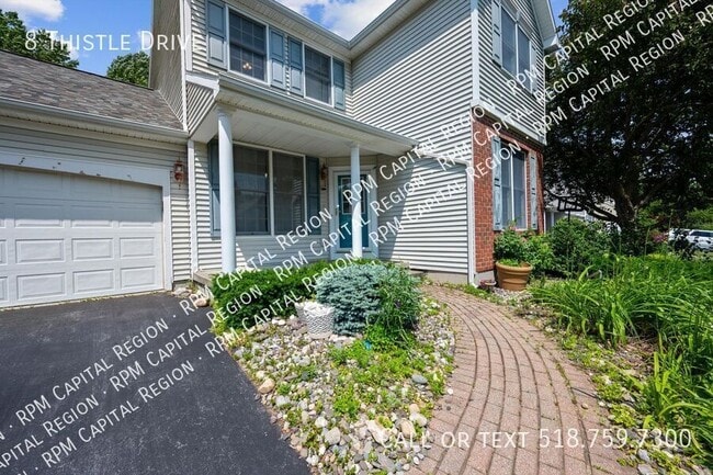 Building Photo - 8 Thistle Dr