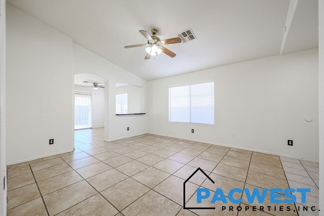 Building Photo - Desirable Coldwater Springs Neighborhood!