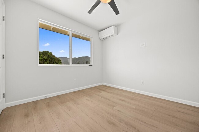 Building Photo - AVAILABLE NOW...BRAND NEW 3 BEDROOM 2 BATH