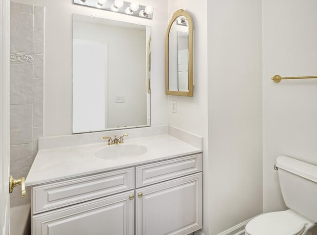 Building Photo - 470 Buffalo Ct