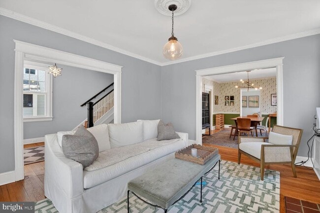 Building Photo - 3365 Runnymede Pl NW