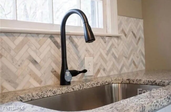 Building Photo - 2008 Choyce Cir