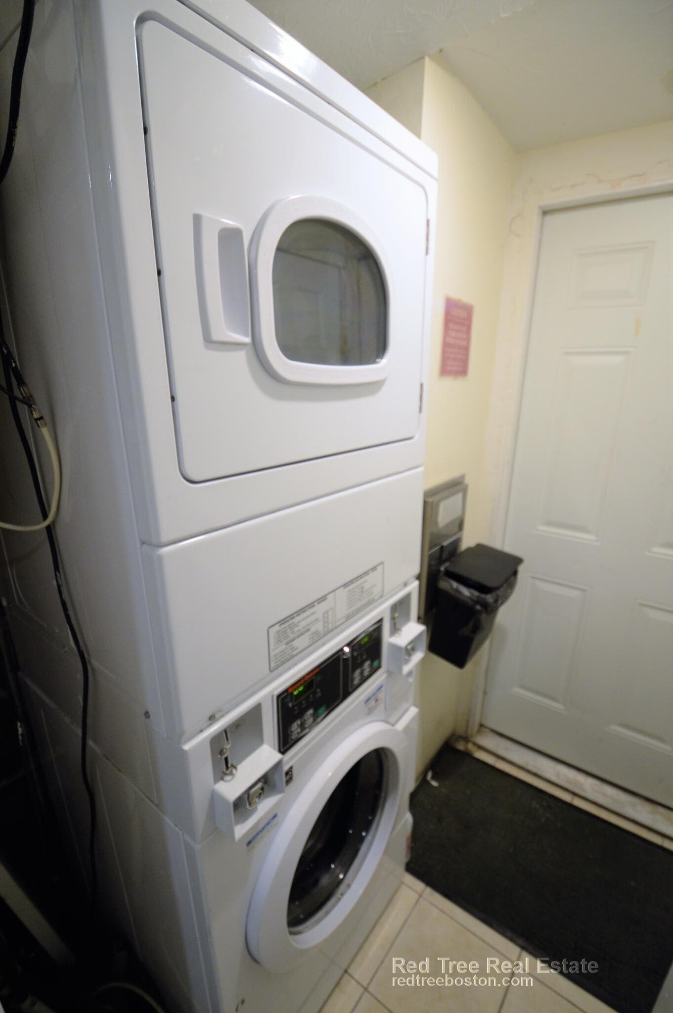 Building Photo - 1801 Beacon St