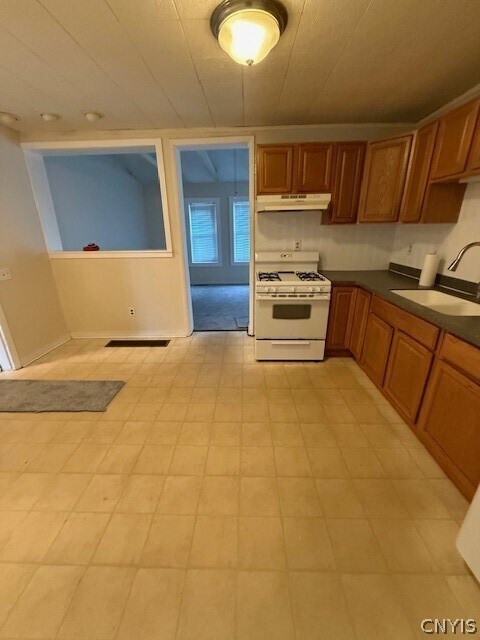 Building Photo - 32 Grove St