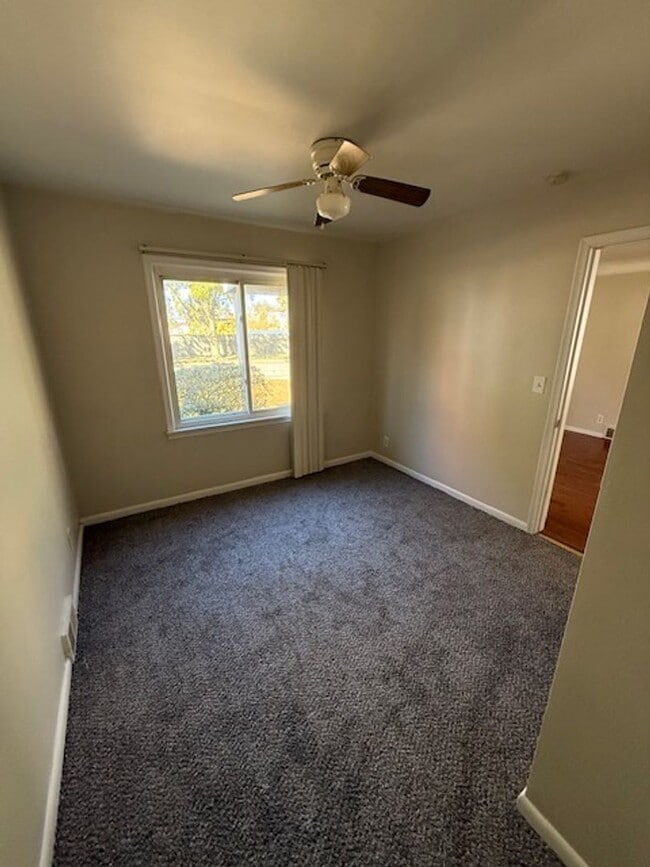 Building Photo - Come see your new home!