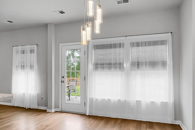 Building Photo - 210 Daniels Creek Cir
