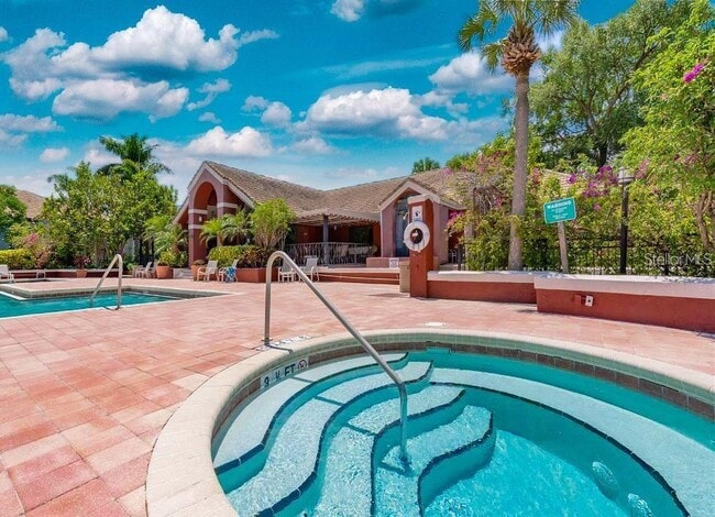 Building Photo - 10265 Gandy Blvd N