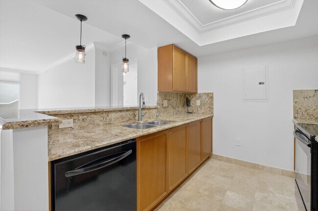 Building Photo - 99 SE Mizner Blvd
