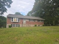 Building Photo - 27 Floral Dr