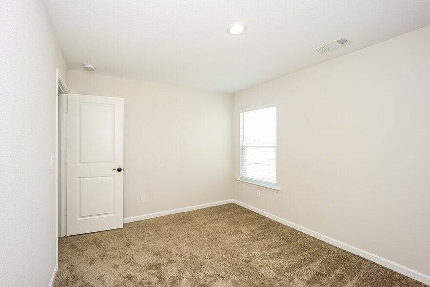 Building Photo - 486 Samara Ct
