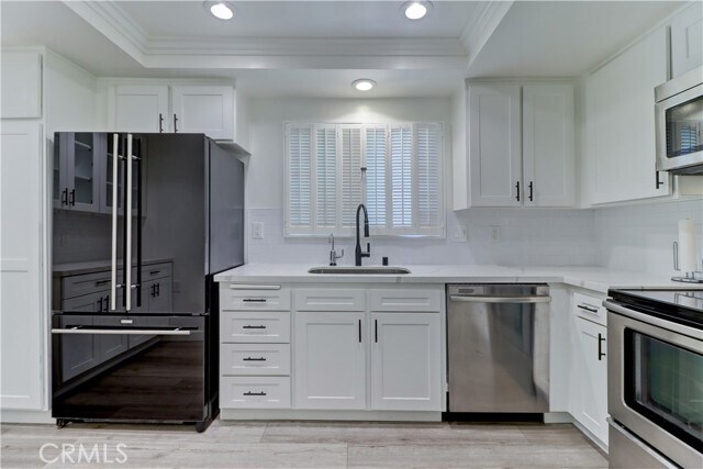 Building Photo - 5515 Paseo Del Lago W
