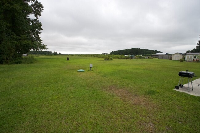 Building Photo - 2013 Belgrade-Swansboro Rd