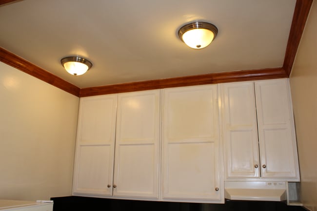 Building Photo - 638 S Cloverdale Ave