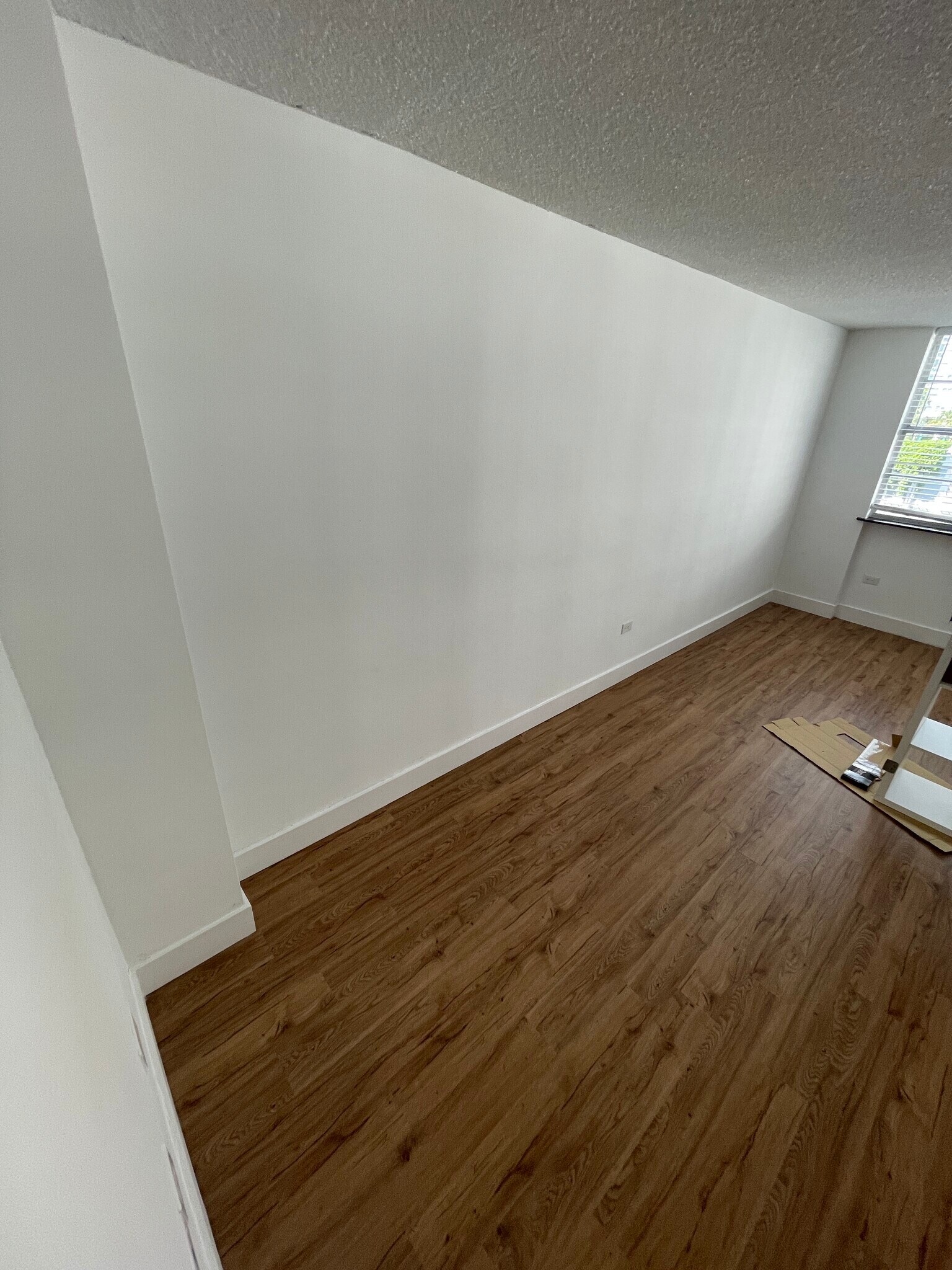 Building Photo - 905 Brickell Bay Dr