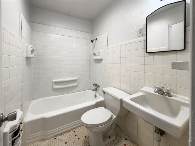 Building Photo - 507 Dogwood St