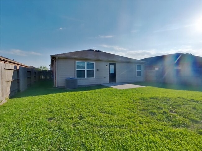 Building Photo - 317 Summer Horse Dr