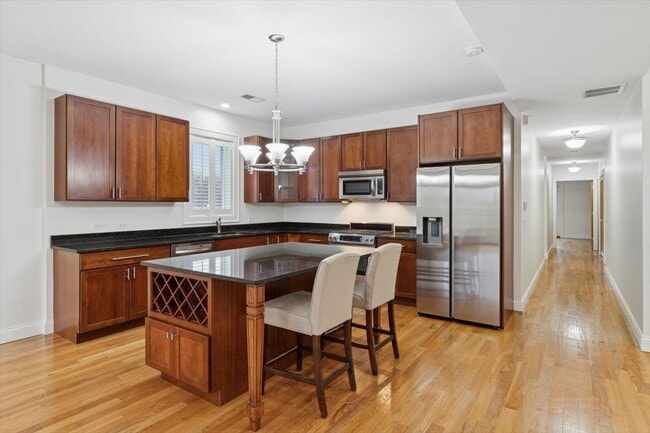 Building Photo - 6436 N Lehigh Ave