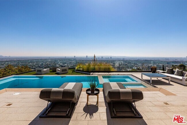 Building Photo - 8366 Sunset View Dr