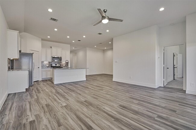 Building Photo - 981 Youth Water Rd