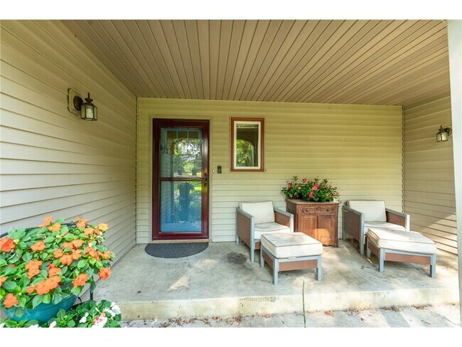 Building Photo - 1409 Hoot Lake Dr