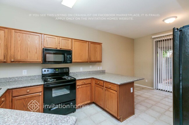 Building Photo - 1443 E Julep St