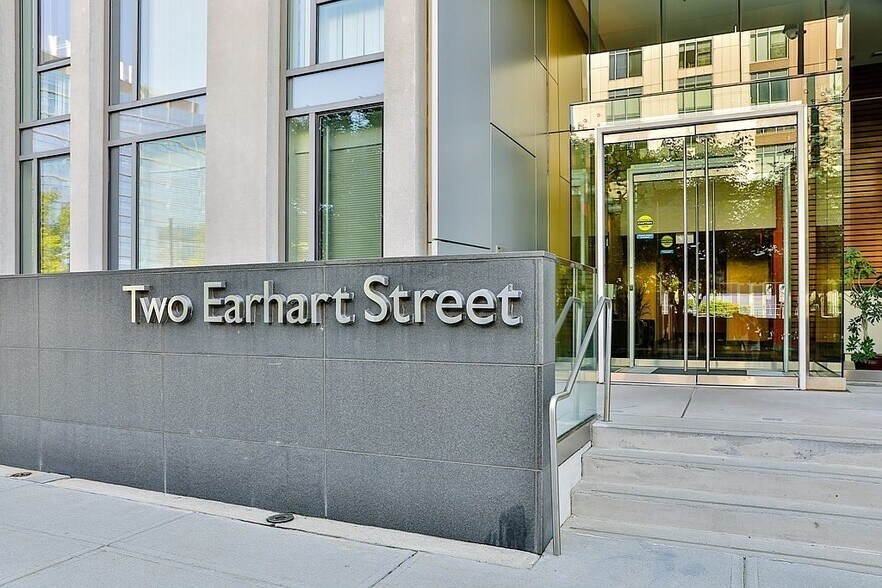Building Photo - 2 Earhart St