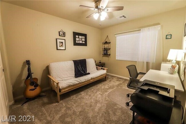 Building Photo - 8450 W Sapphire St