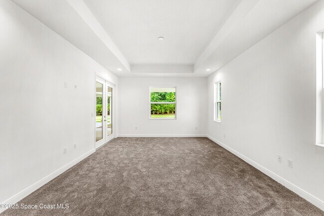 Building Photo - 35 Loch Ness Dr